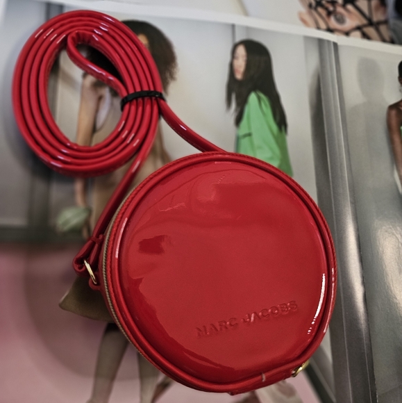 Marc Jacobs Round Red Patent Leather Mini Bag - Picture 3 of 11